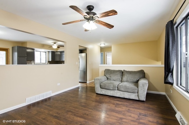 2025 Savannah Road Elgin, IL 60123 - Photo 4 of 15