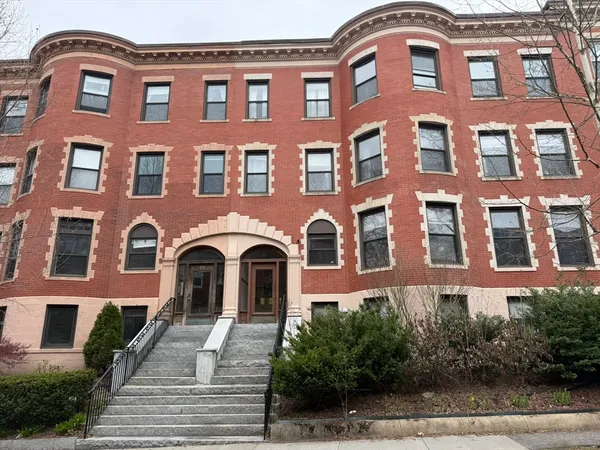 $4,200 | 30 Claflin Road, Unit 1, Brookline, MA 02445
