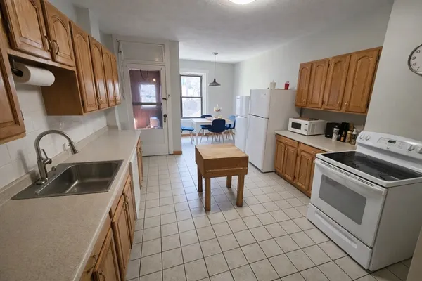 $4,200 | 30 Claflin Road, Unit 1, Brookline, MA 02445