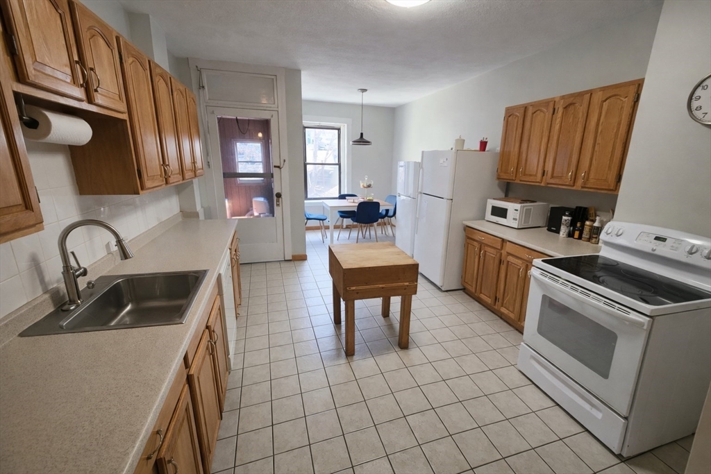 30 Claflin Road, Unit 1 Brookline, MA 02445 - Photo 9 of 9