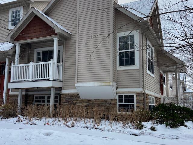 3478 Rivers Edge Dr. St. Joseph, MI 49085 - Photo 2 of 20 IMG_5910