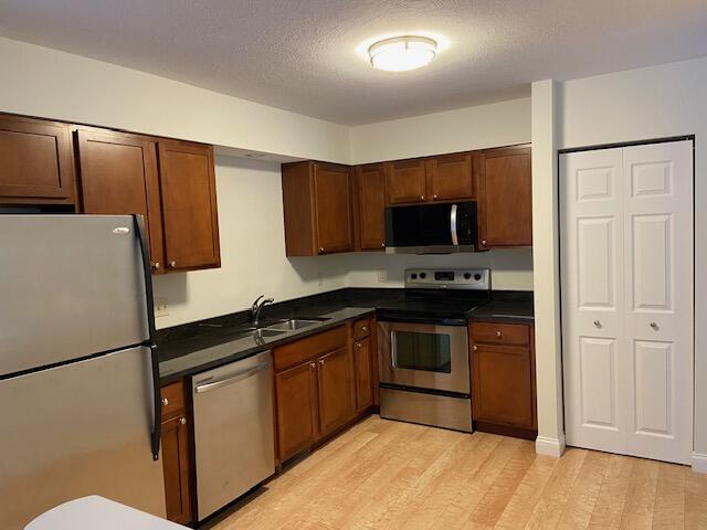 3478 Rivers Edge Dr. St. Joseph, MI 49085 - Photo 6 of 20 IMG_5916