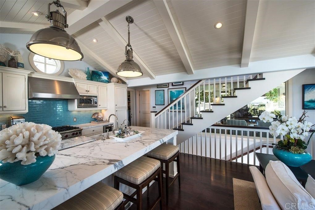 111 10th Street Del Mar, CA 92014 - Photo 7 of 23 a view of a livingroom and dining room