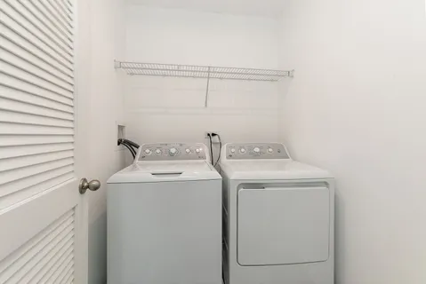 $430,000 | 890 Larkspur Lane, Hampshire, IL 60140