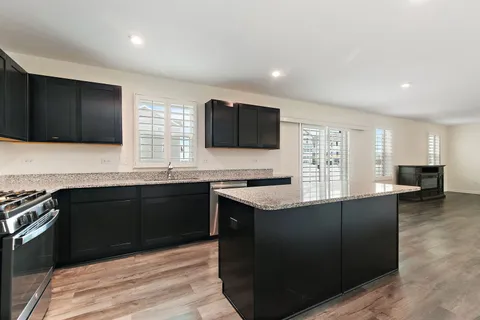 $430,000 | 890 Larkspur Lane, Hampshire, IL 60140