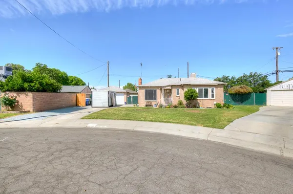 $325,000 | 2973 East Simpson Avenue, Fresno, CA 93703