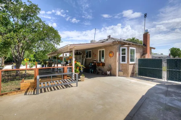 $325,000 | 2973 East Simpson Avenue, Fresno, CA 93703