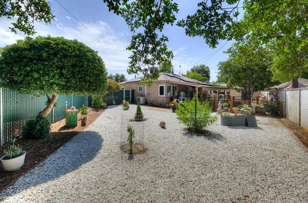 $325,000 | 2973 East Simpson Avenue, Fresno, CA 93703