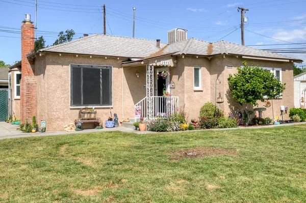 $325,000 | 2973 East Simpson Avenue, Fresno, CA 93703