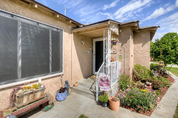 $325,000 | 2973 East Simpson Avenue, Fresno, CA 93703