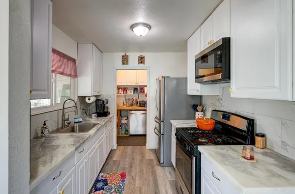 $325,000 | 2973 East Simpson Avenue, Fresno, CA 93703