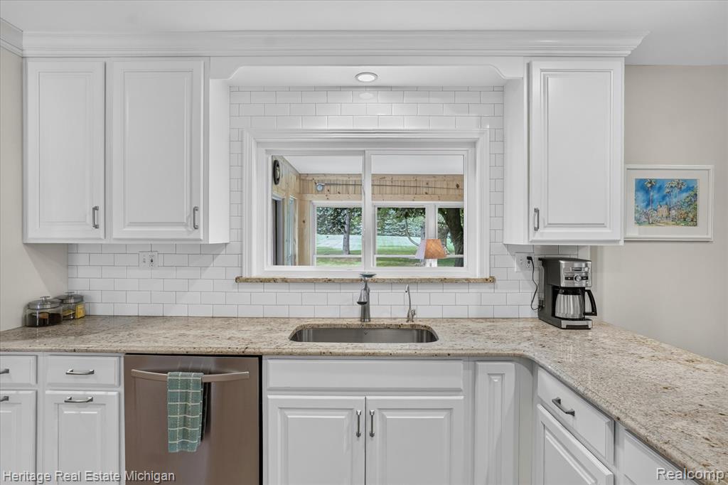 14038 Hogan Road Linden, MI 48451 - Photo 17 of 53