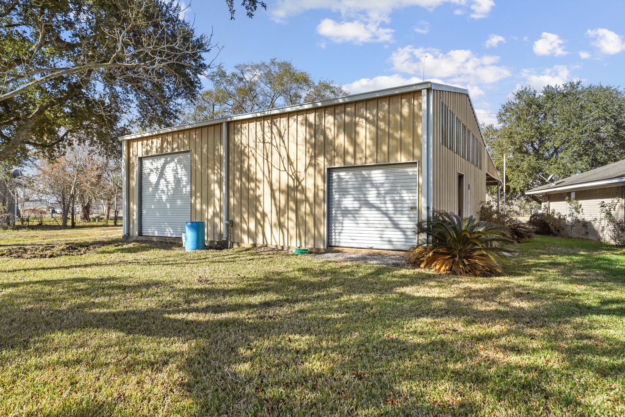 16815 Herridge Road Pearland, TX 77584 - Photo 17 of 19 a view of a house with a big yard