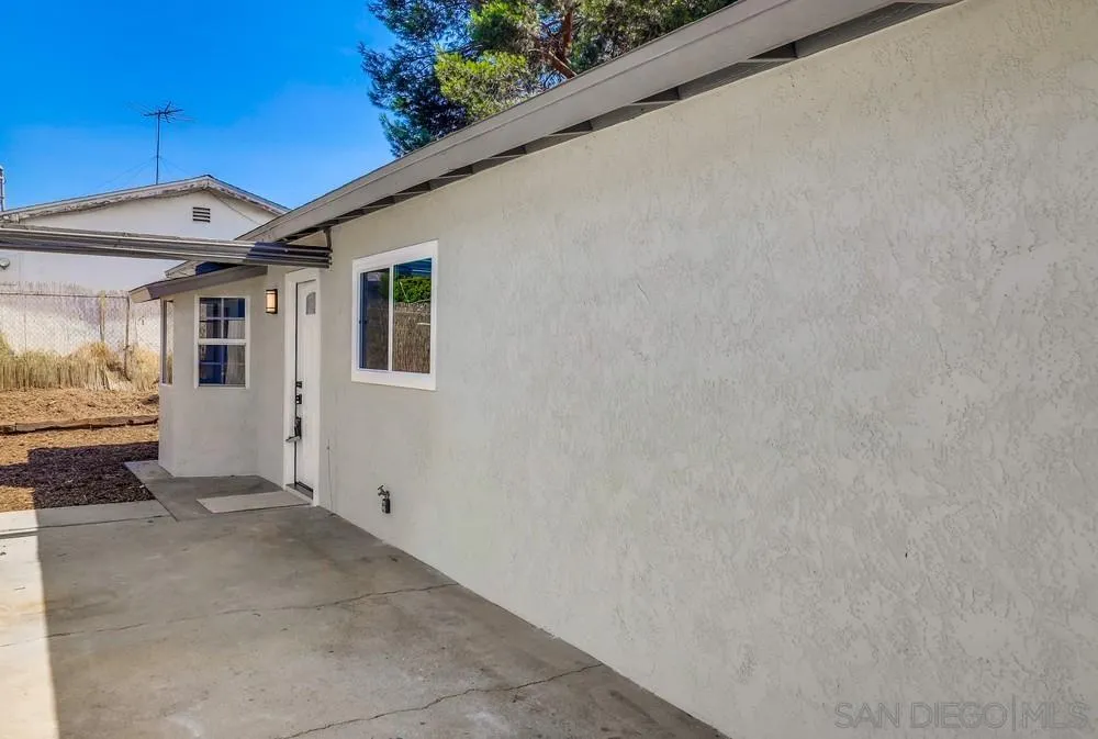 9136 Northcote Road Santee, CA 92071 - Photo 21 of 33 a view of a car garage door