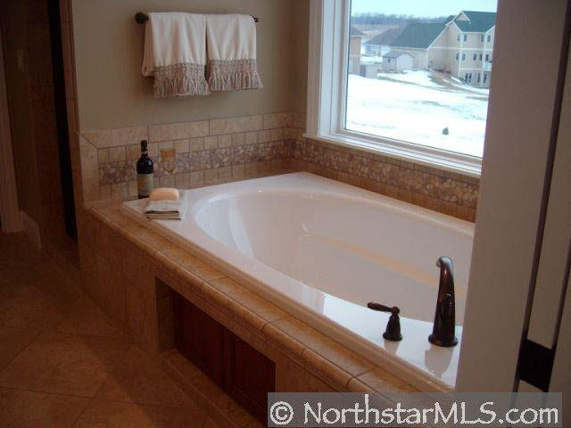 2055 Scenic View Lane Southwest Rochester, MN 55902 - Photo 9 of 10