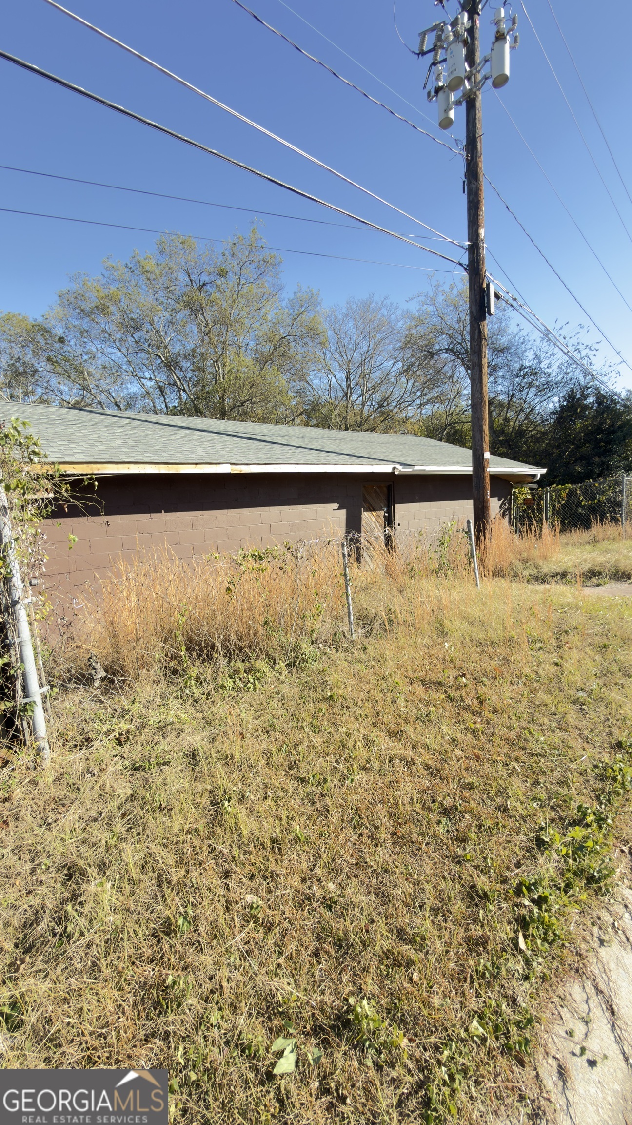 3581 Hollingsworth Road Macon, GA 31210 - Photo 2 of 3 a view of a lake view