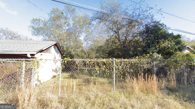 a view of swimming pool of the house