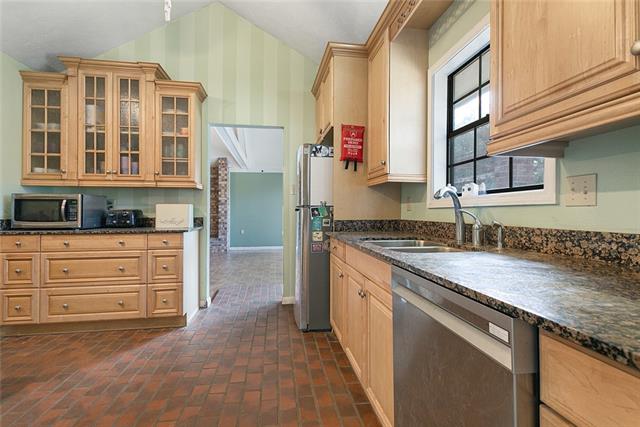 387 Cross Gates Boulevard Slidell, LA 70461 - Photo 8 of 22