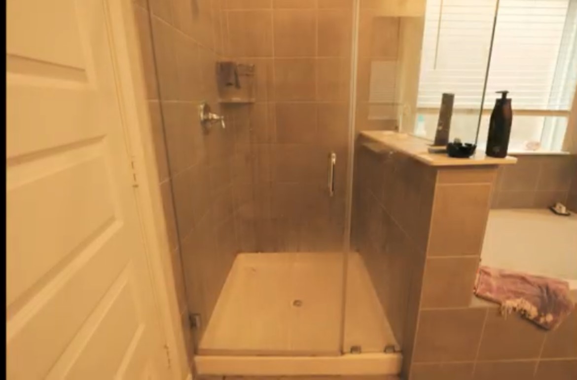 10831 Sugar Pne Lane Rosharon, TX 77583 - Photo 20 of 23 a bathroom with a sink