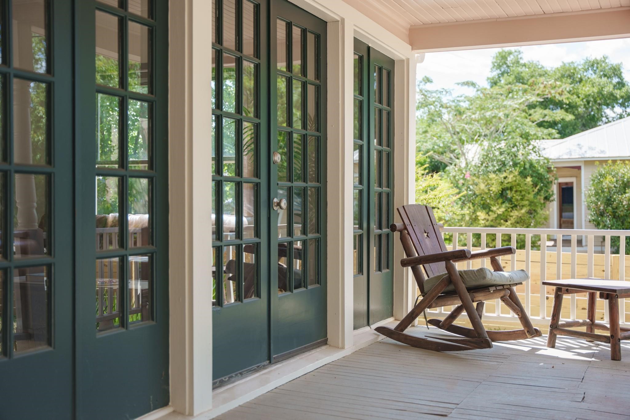 806 East Main Street Bellville, TX 77418 - Photo 7 of 38 a view of balcony and patio