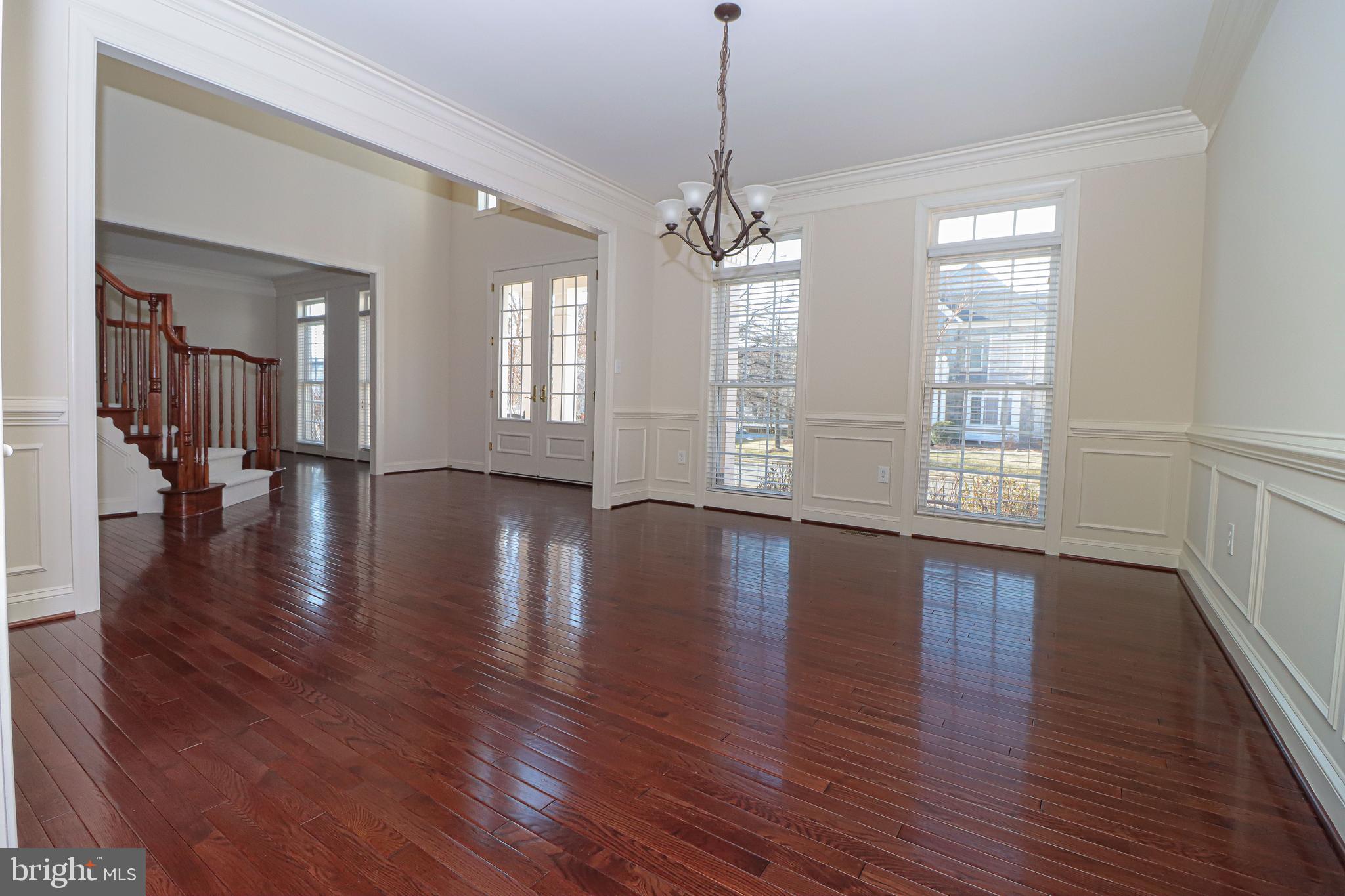 43471 Mountcastle Drive Chantilly, VA 20152 - Photo 14 of 79 Spacious Dining Room