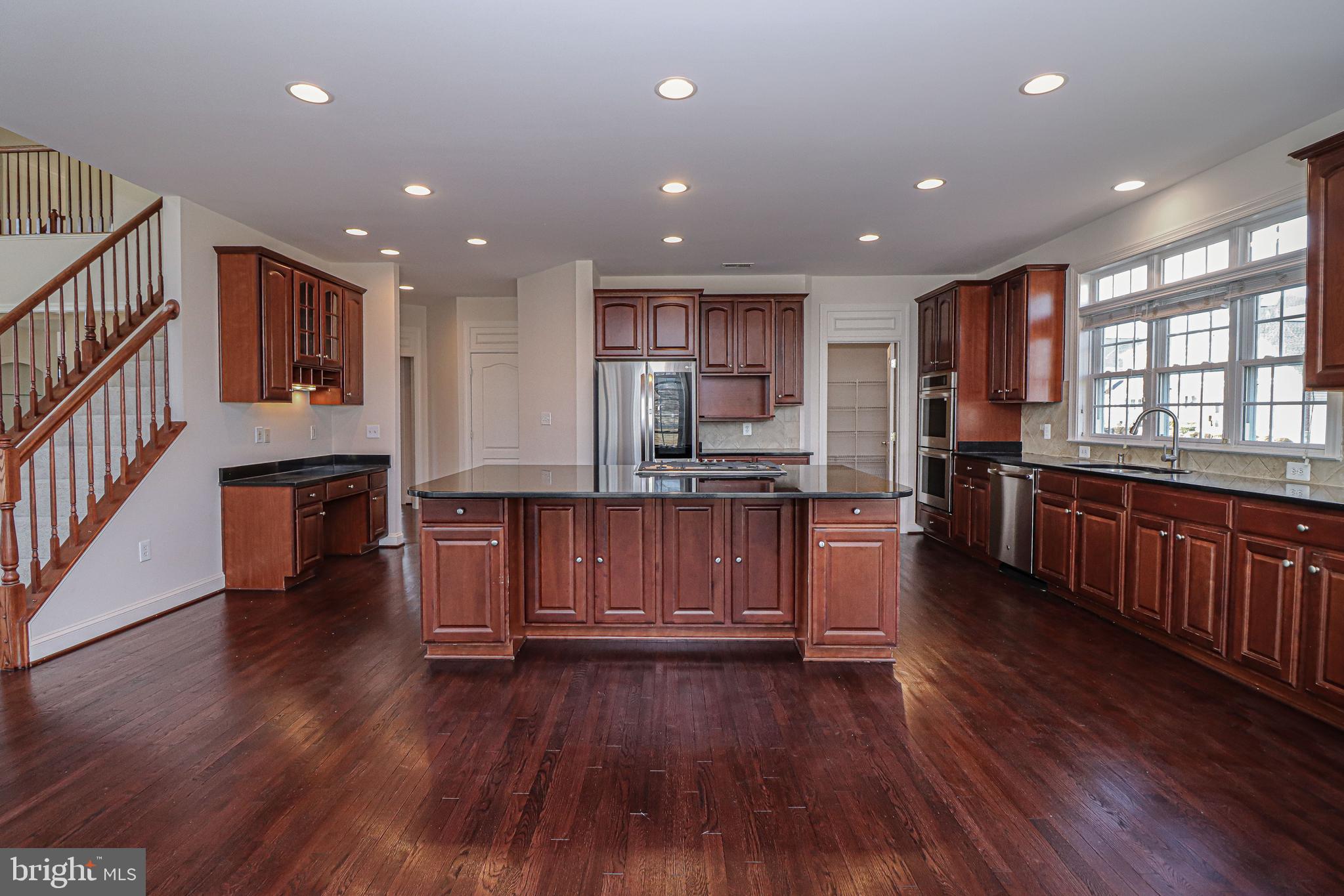 43471 Mountcastle Drive Chantilly, VA 20152 - Photo 16 of 79 Gourmet Kitchen
