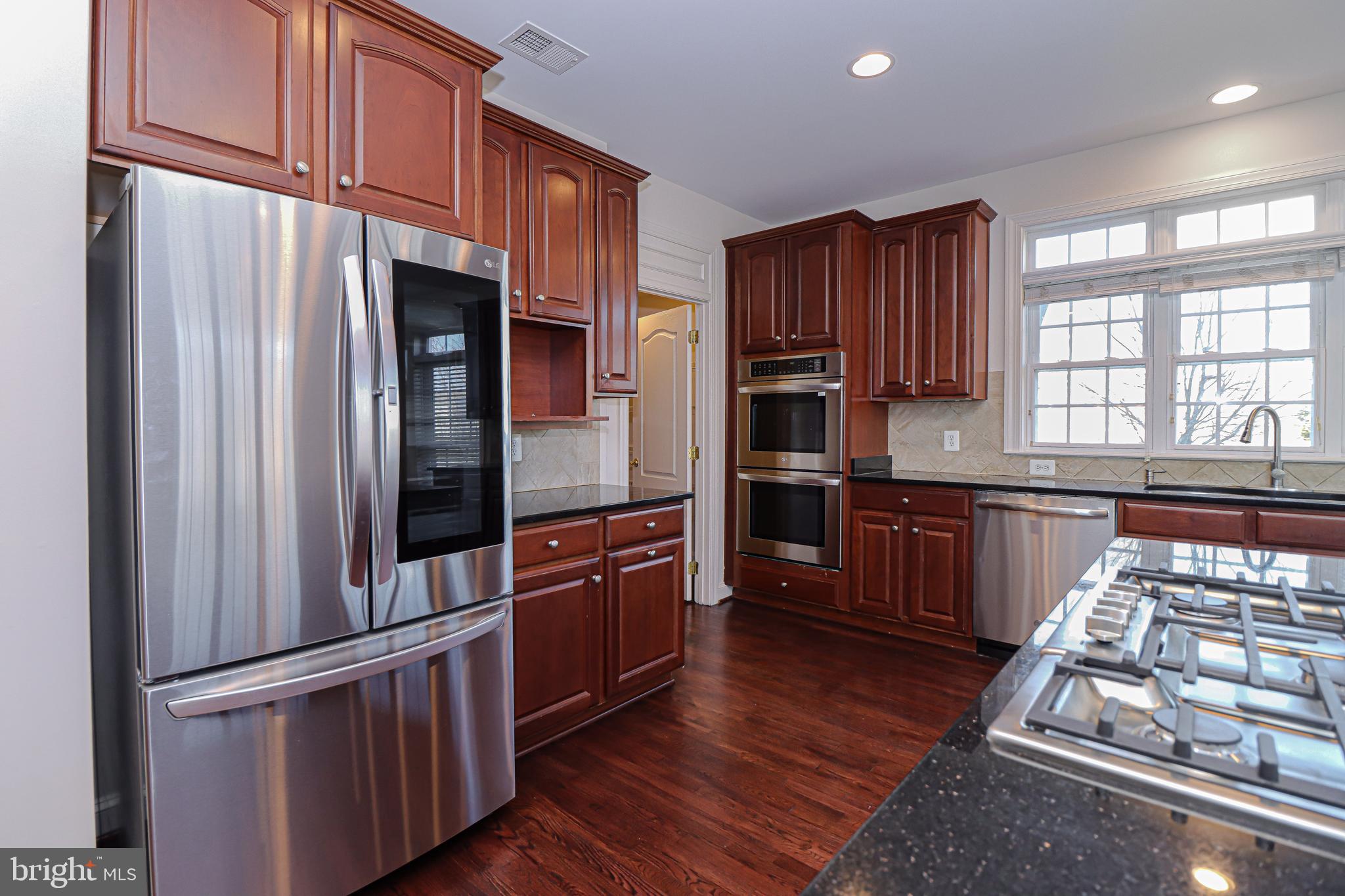 43471 Mountcastle Drive Chantilly, VA 20152 - Photo 21 of 79 New SS Appliances