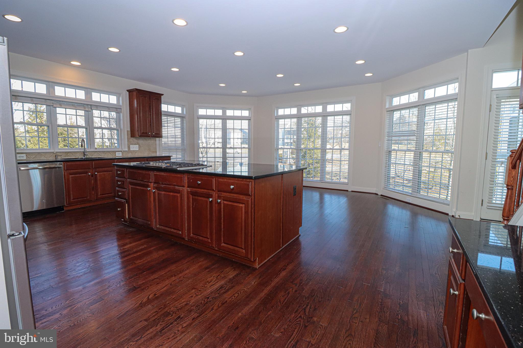 43471 Mountcastle Drive Chantilly, VA 20152 - Photo 25 of 79 Plenty of Room for a Large Table
