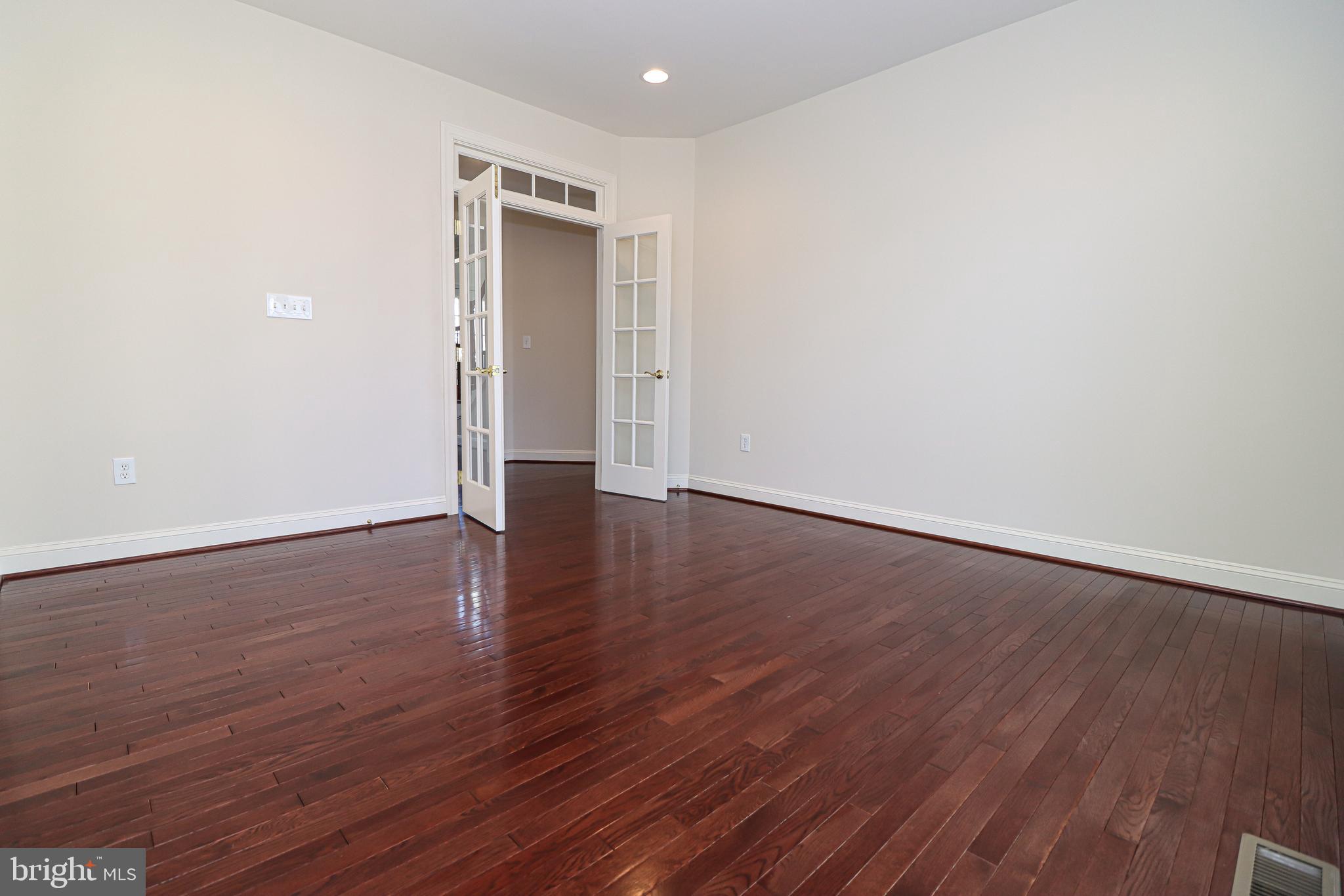 43471 Mountcastle Drive Chantilly, VA 20152 - Photo 34 of 79 Main Level Study