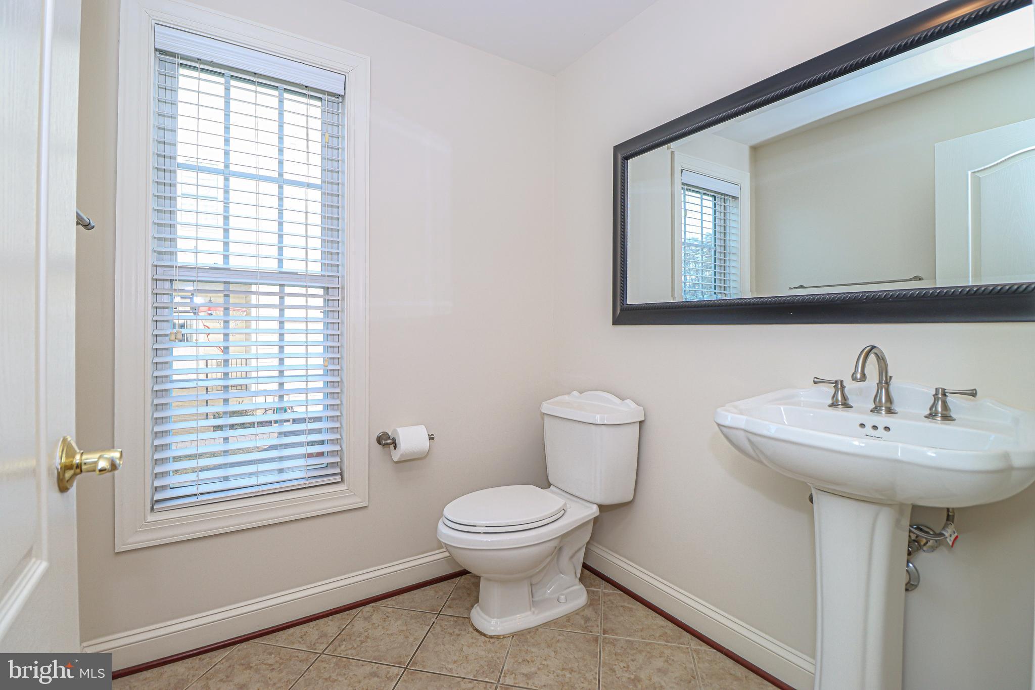 43471 Mountcastle Drive Chantilly, VA 20152 - Photo 37 of 79 Half Bath
