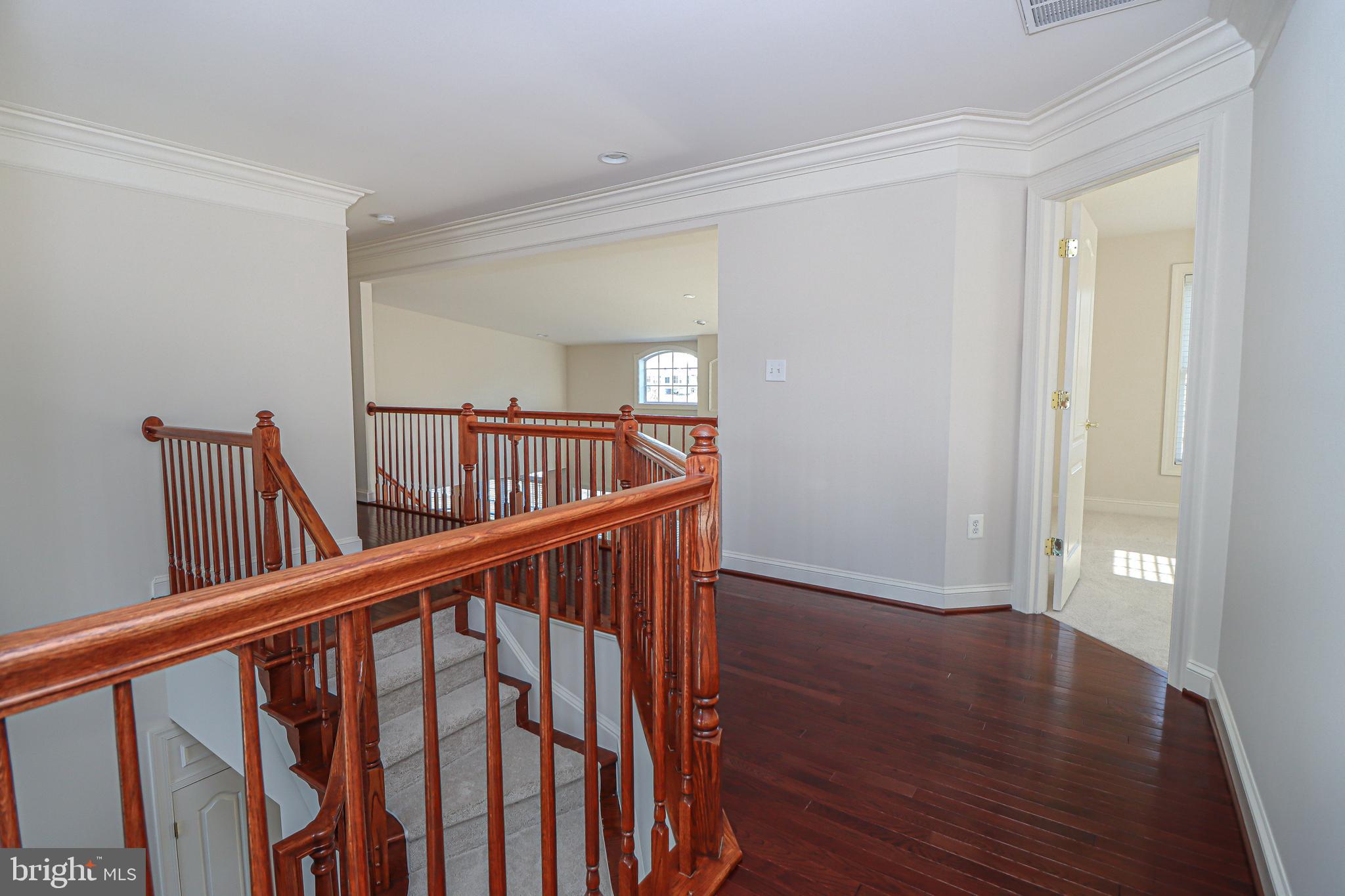 43471 Mountcastle Drive Chantilly, VA 20152 - Photo 38 of 79 Upstairs Hallway
