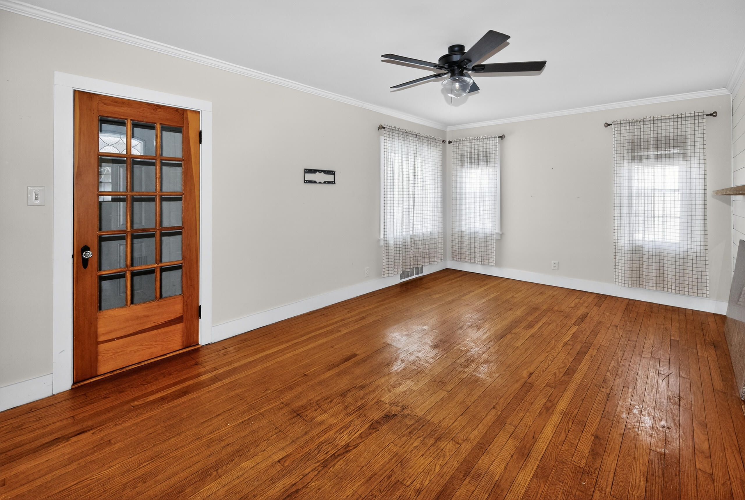 3360 South 65th Street Milwaukee, WI 53219 - Photo 8 of 30 Living Room