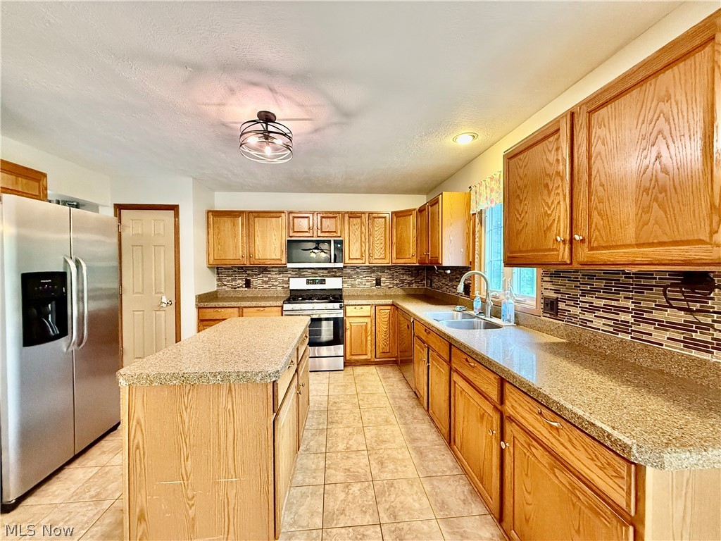 3076 Ravineview Circle Stow, OH 44224 - Photo 11 of 48
