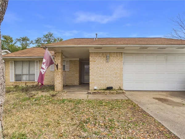 $1,700 | 1813 Langford Street, College Station, TX 77840