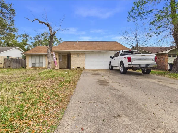 $1,700 | 1813 Langford Street, College Station, TX 77840