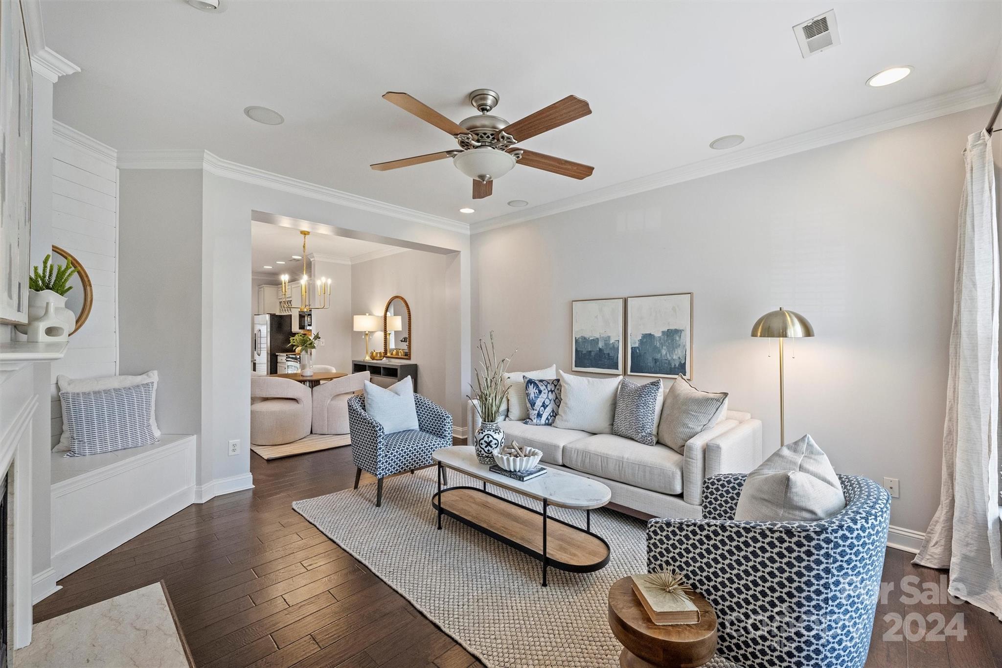 323 Hurston Circle Charlotte, NC 28208 - Photo 4 of 27 a living room with furniture
