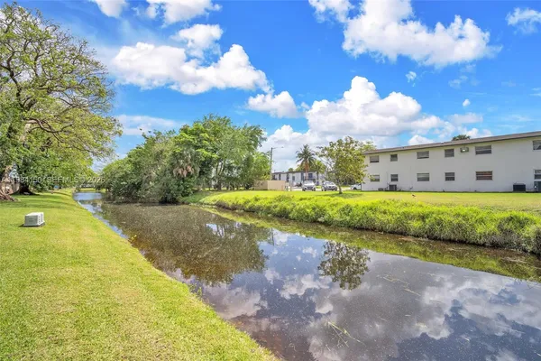 $2,200 | 7344 Southwest 8th Court, Unit 2, North Lauderdale, FL 33068