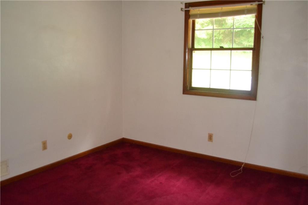 138 Mowl Road Washington, PA 15301 - Photo 22 of 43 an empty room with a window