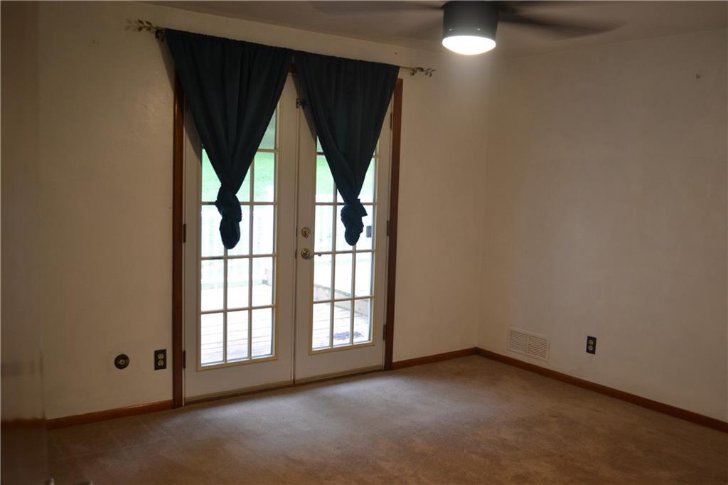 138 Mowl Road Washington, PA 15301 - Photo 26 of 43 an empty room with windows