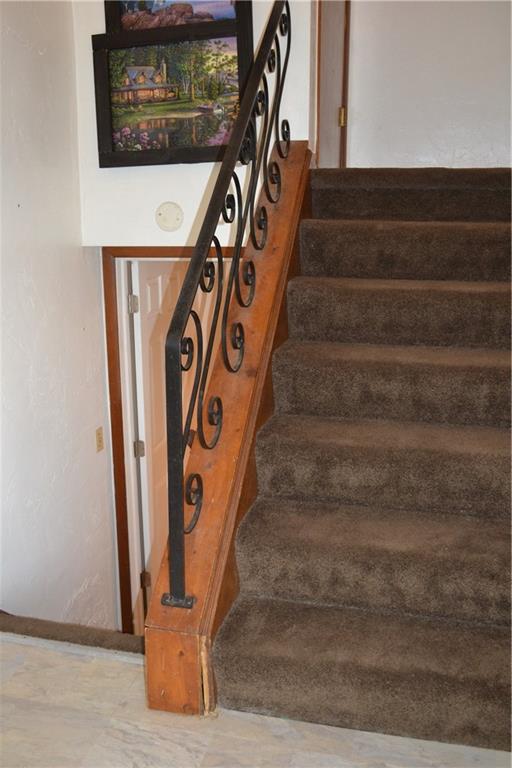 138 Mowl Road Washington, PA 15301 - Photo 3 of 43 a view of stairs