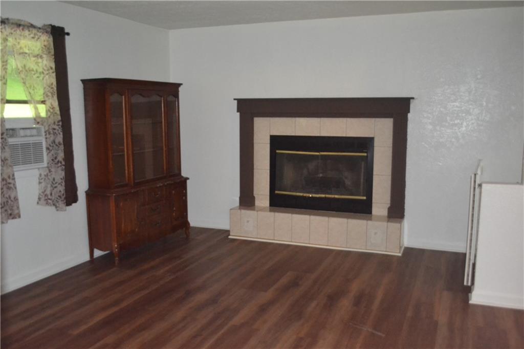138 Mowl Road Washington, PA 15301 - Photo 36 of 43 a living room with a fireplace