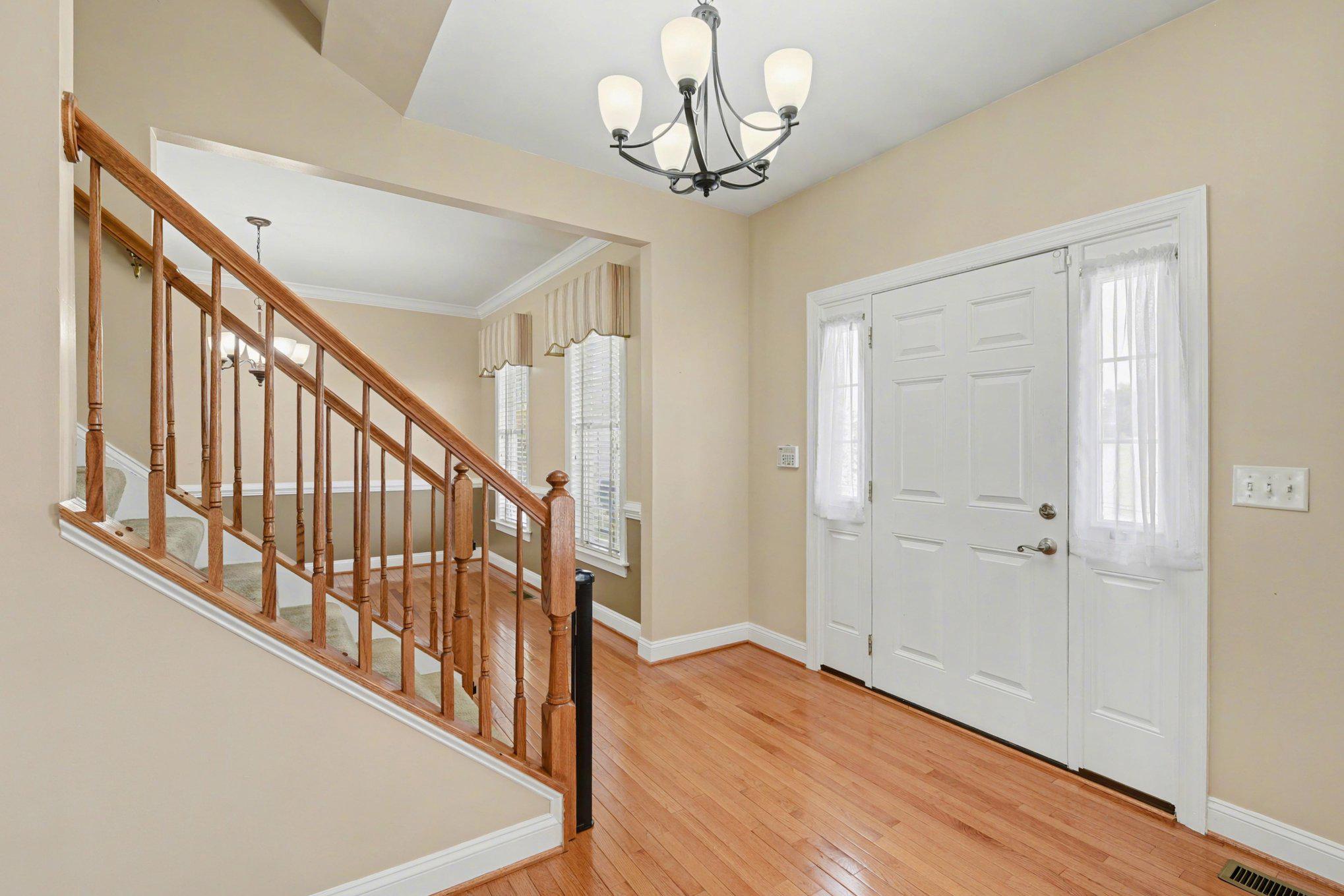 1105 Brehm Road Westminster, MD 21157 - Photo 5 of 56 Welcoming entry!