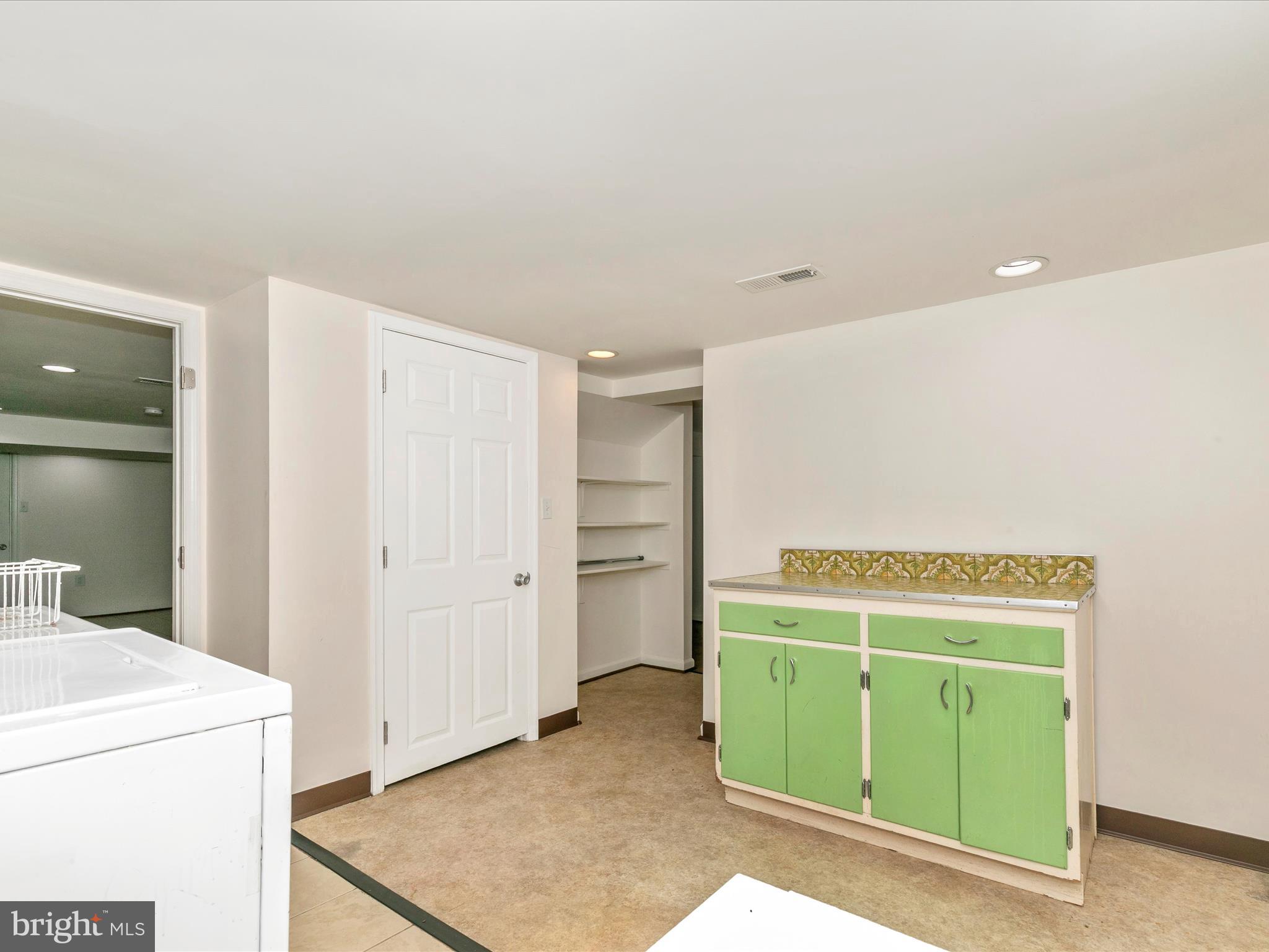 8913 Yellow Springs Road Frederick, MD 21702 - Photo 52 of 77 Laundry
