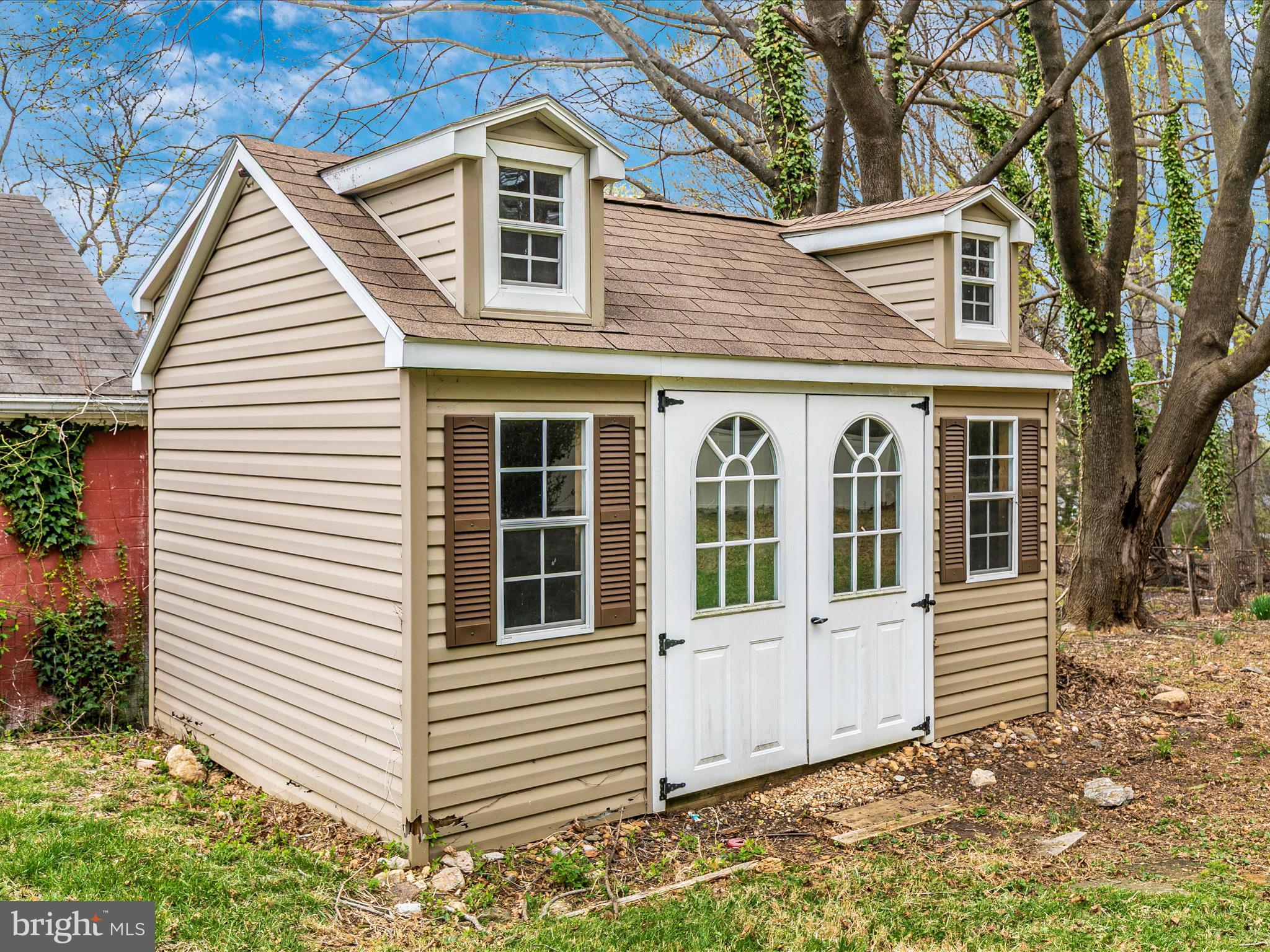 8913 Yellow Springs Road Frederick, MD 21702 - Photo 73 of 77 a view of a house with a yard
