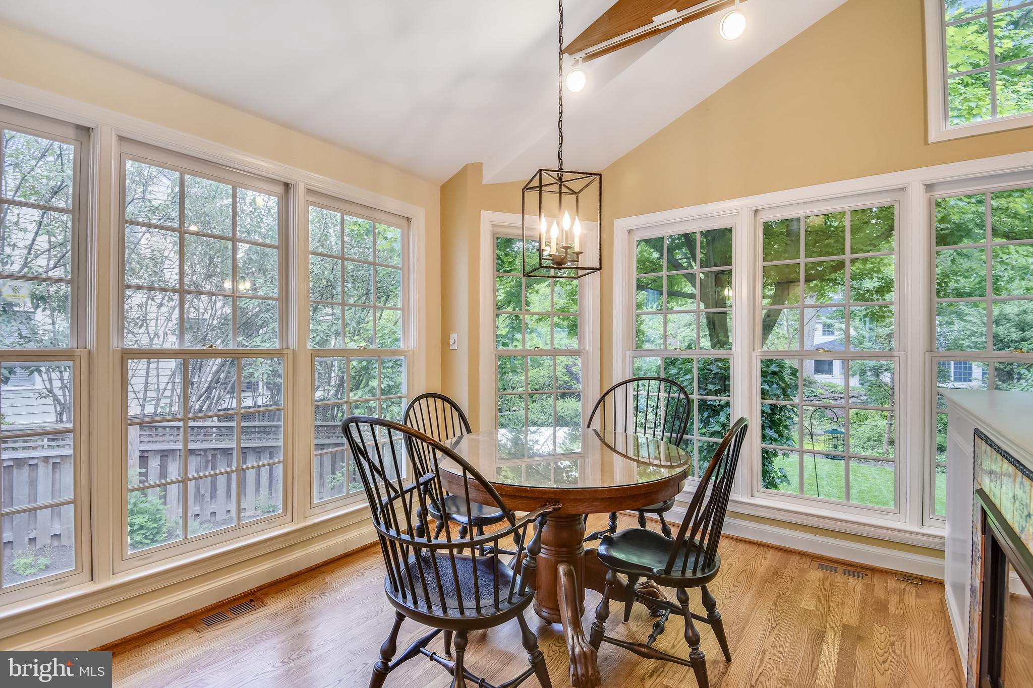 5609 Harwick Road Bethesda, MD 20816 - Photo 12 of 48 Breakfast room