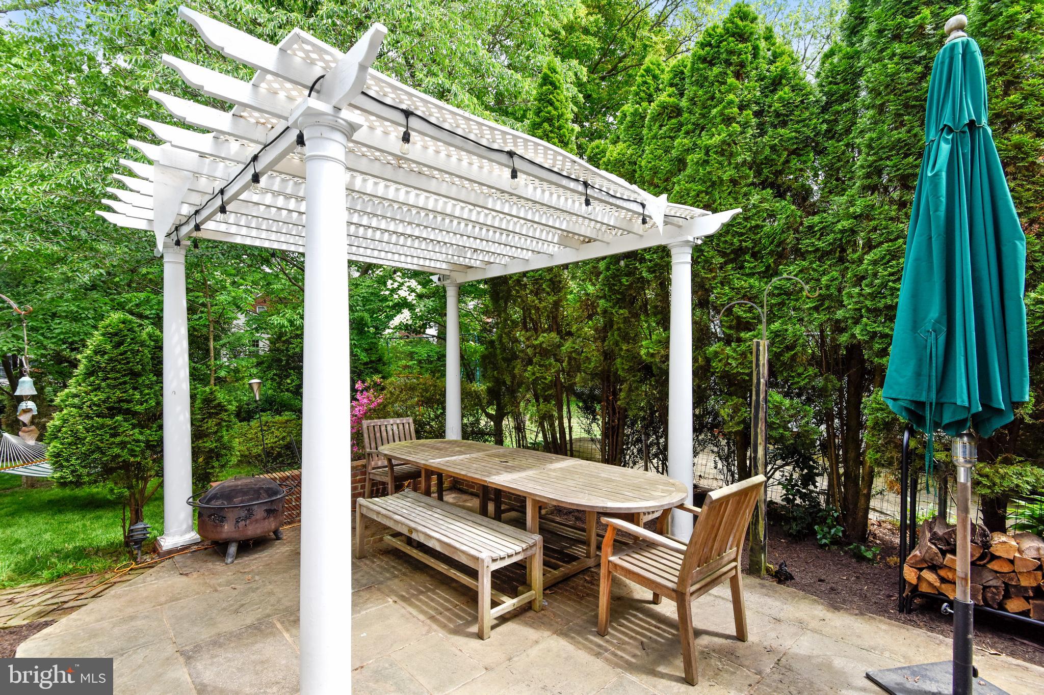 5609 Harwick Road Bethesda, MD 20816 - Photo 14 of 48 Paito with Pergola