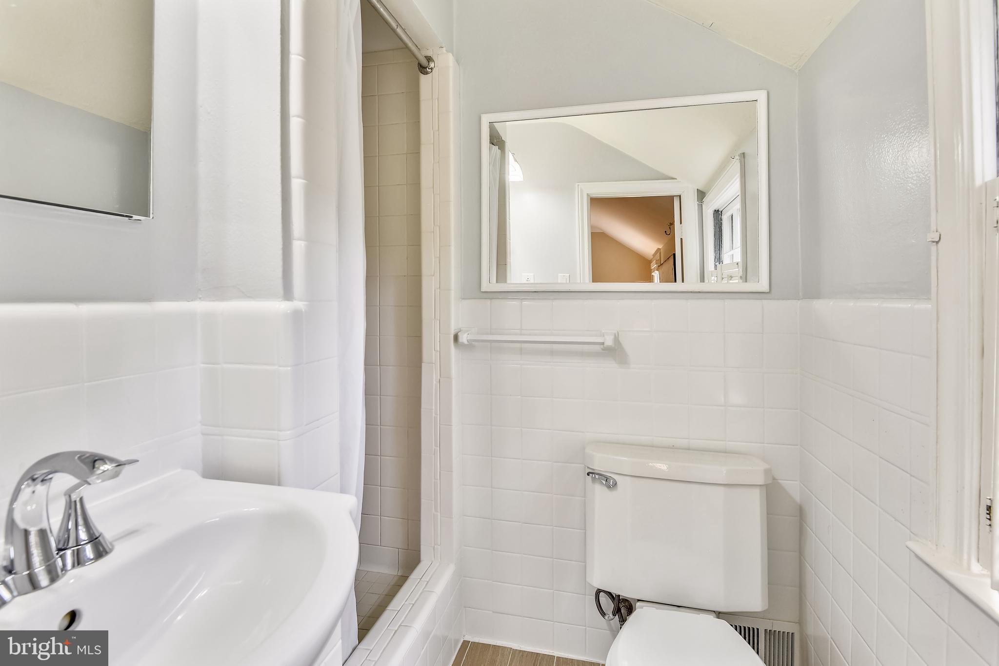 5609 Harwick Road Bethesda, MD 20816 - Photo 25 of 48 Master Bath