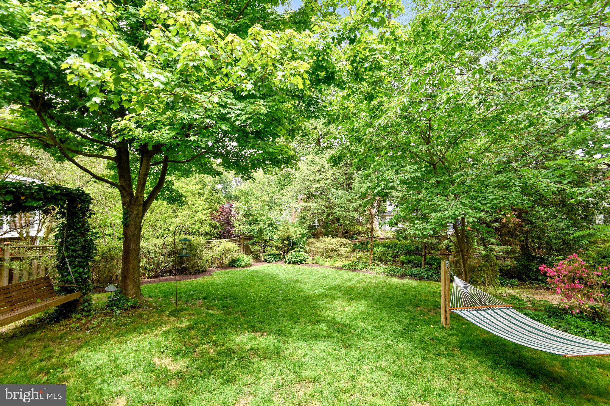 5609 Harwick Road Bethesda, MD 20816 - Photo 4 of 48 Relaxing back yard