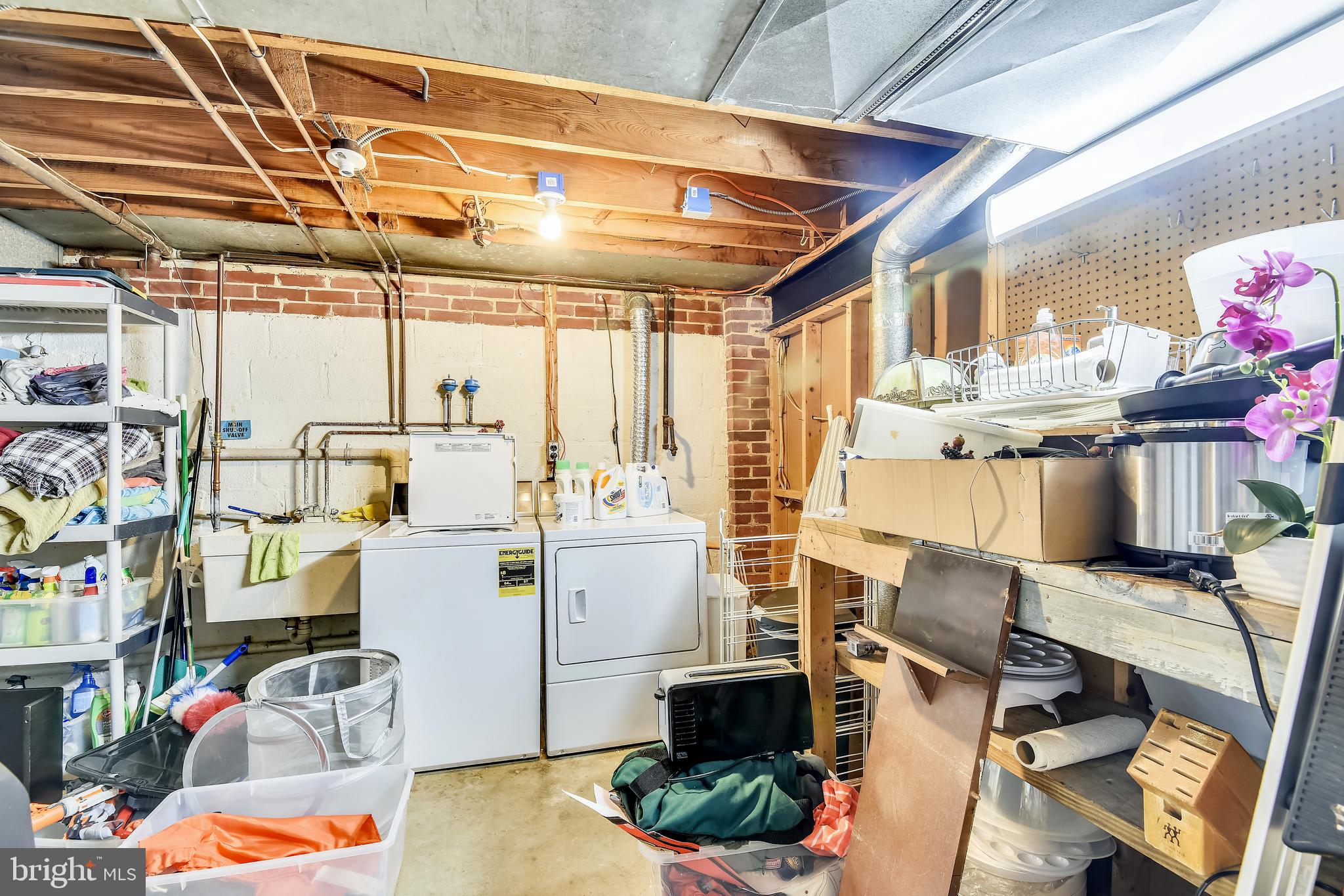 5609 Harwick Road Bethesda, MD 20816 - Photo 46 of 48 Laundry and utility room