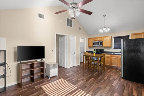 $615,000 | 4373 Harvest Lane, Houston, TX 77004